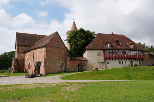 Burg Stargard in der Mecklenburgischen Seenplatte in Mecklenburg-Vorpommern