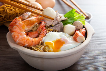 Clay Pot Yee Mee Seafood Noodle Soup