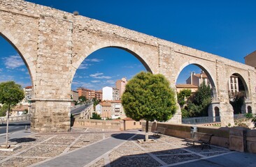 Obraz premium View of the medieval aqueduct of Los Arcos in Teruel. 16th century
