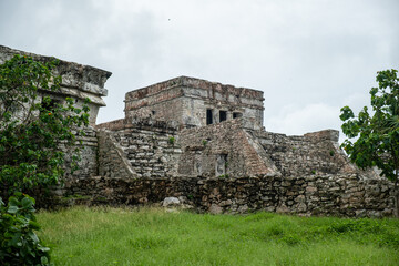 Fototapeta na wymiar Ruins of Tulum on the Caribbean coast