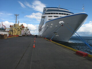 pictures of travel and leissure pandemic covid 19