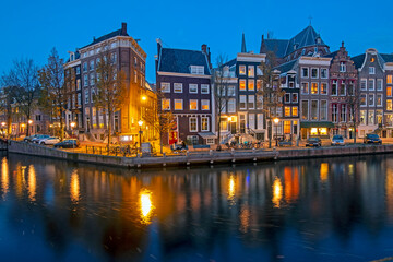 Obraz premium Cityscenic at the Keizersgracht in Amsterdam the Netherlands at night
