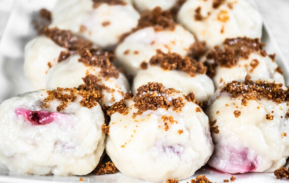 Image of polish meal plum dumplings.