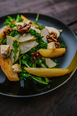 chicken with potatoes and salad