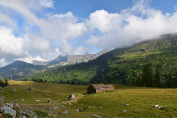 Fototapeta na wymiar Valle d'Aosta Lago Miserin e d'intorni