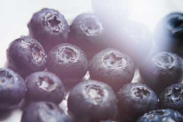 Blaubeeren mit Wassertropfen makro