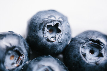 Blaubeeren mit Wassertropfen makro