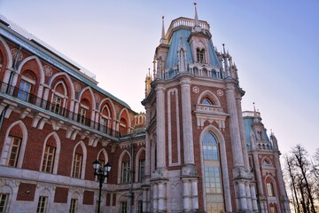 Obraz premium View of the Grand Palace in Tsaritsyno park in Moscow. Popular landmark.