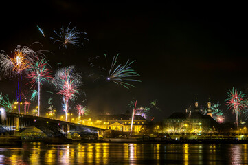 New Year's Celebration Fireworks Over the Bridge, Silvester in Wiesbaden und Mainz