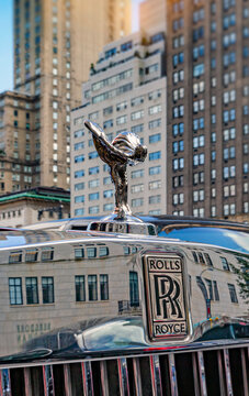 New York, October 30, 2009:  Rolls Royce Parked In Manhattan, Close Up Front Grill