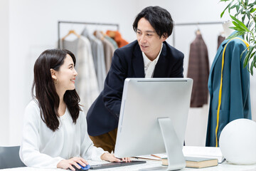 アパレル会社で働く人々