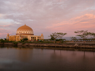 Fototapeta premium Aĺ munajat mosque and sunset in Raha Sulawesi Indonesia