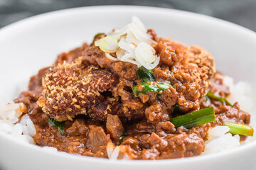 肉味噌とトンカツの丼