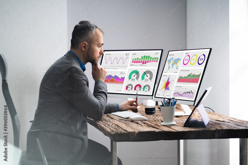 Aufkleber financial analyst or advisor using kpi data technology