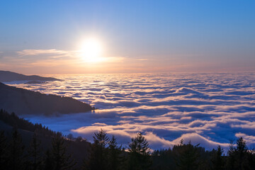 Schwarzwaldpanorama Sonnenuntergang Berggipfel Wolken