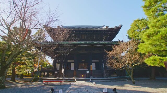 よく晴れた秋の日、知恩院阿弥陀堂　4K UHD