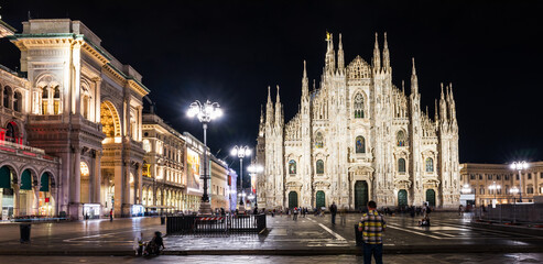 Fototapeta na wymiar Duomo Square. Duomo di Milano Cathedral, Galleria Vittorio Emanuele II and Equestrian Statue. Milano, Italy.