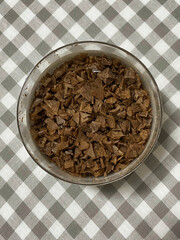 coarse salt shavings with aroma oak-smoked