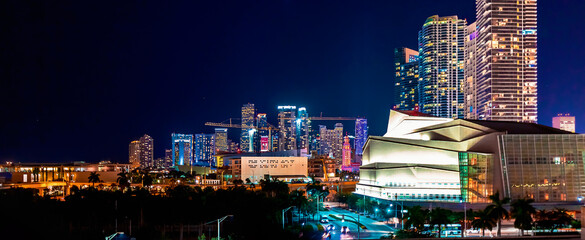 Fototapeta na wymiar View of Downtown Miami city at night