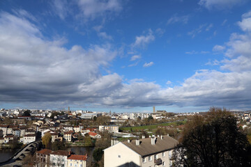 Panorama aux dessous des nuages &agrave; Limoges