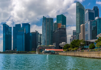 Obraz premium A view along the bay towards the financial district of Singapore, Asia