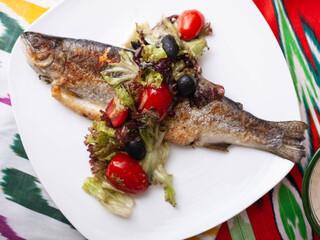  Fried fish with a pillow of stewed vegetables. Asian style
