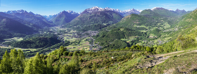 Fototapeta na wymiar Pyrénées - Vallée d'Argelès-Gazost