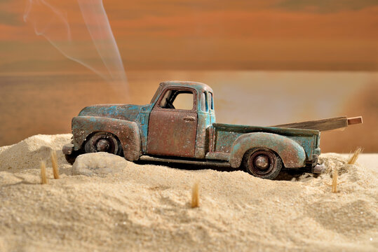 Diorama Camioneta De Juguete Envejecida En La Playa