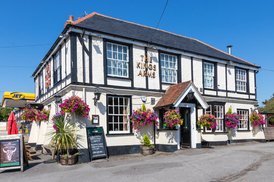09/02/2019 Emsworth, Hampshire, UK The Kings arms pub on the Havant road in Emsworth Hampshire, a traditional English pub