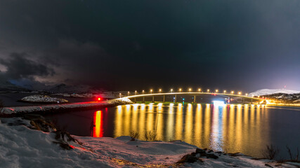 Fototapeta na wymiar Puente de Sommaroy conecta las islas de Kvaloya y Sommaroy - Hillesoy. Nordland, Norway