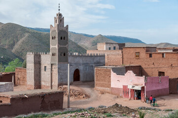 Vista de un pueblo de montaña en el Atlas de Marruecos