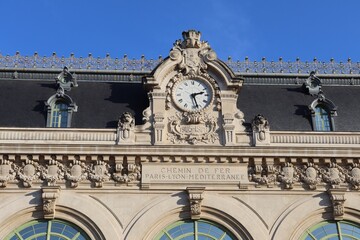 Ancienne gare ferrovière des Brotteaux à Lyon, construite en 1908, actuellement hôtel des ventes, vue de l'extérieur, ville de Lyon, département du Rhône, France
