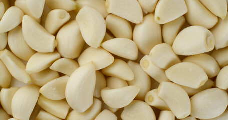 peeled garlic close up top view