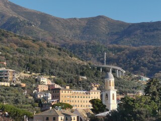 Fototapeta na wymiar Blick in die Stadt Genua in italien