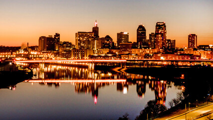 Fototapeta premium Panorama of St. Paul, Minnesota at night