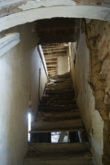 escaleras en ruinas © Aitor