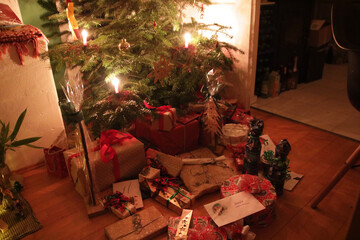 christmas tree decorations