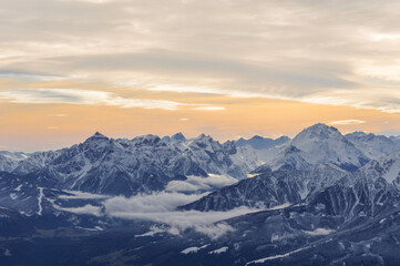Fototapeta na wymiar Mountains in the Austria Alps