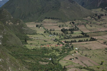 Naklejka premium VOLCÁN PULULAHUA | PULULAHUA VOLCANO - Ecuador 