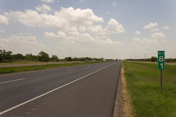 autopista, carretera, de viaje cielo nublado