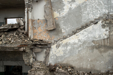 Blockage of bricks, pieces of concrete and other construction debris of the destroyed building.