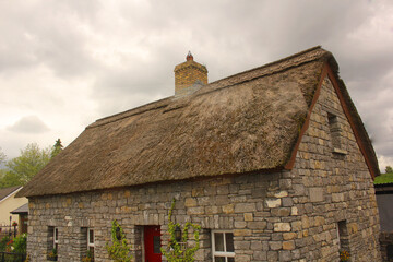 Maison au toit de chaume