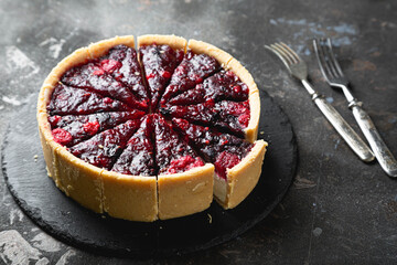 Fresh cheesecake with berry jam © Ruslan Mitin