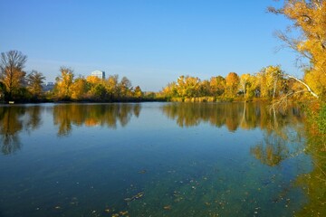 
autumn, lake, water, landscape, nature, fall, river, tree, reflections, forest, trees, sky, blue, red, pond, park, leaves, green, clouds, orange, foliage, season, leaf, beauty, park , landscape with 