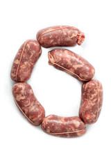 Salsiccia italiana fresca di puro suino su fondo bianco 