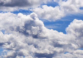 Obraz premium White clouds on blue sky