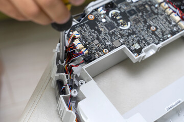 breakdown of the robot vacuum cleaner