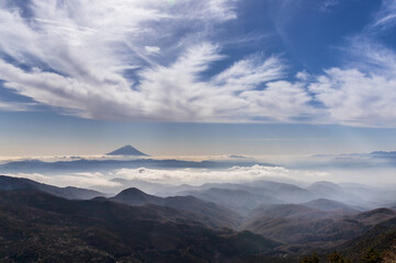 Obraz na płótnie Canvas 金峰山登山道から富士山