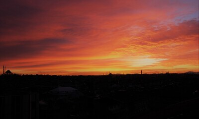 Coloreado amanecer en Estambul (Turquía)