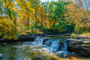 Obraz na płótnie Canvas Delnor Woods Park view with autumn colours in Illinois